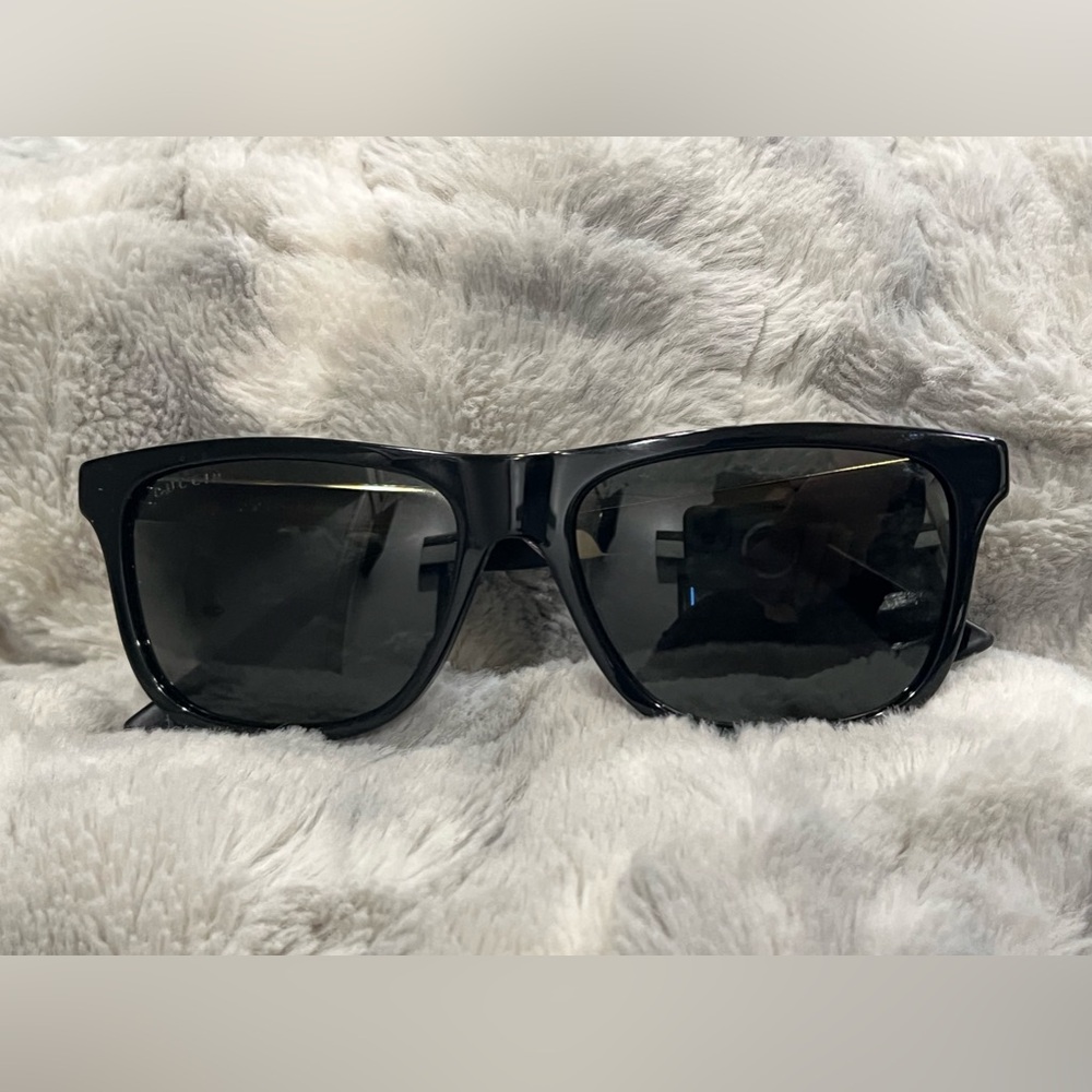 Authentic new Gucci sun glasses